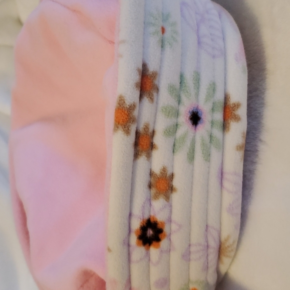 Soft Velour Woman Daisy Reversible Bucket Hat - Picture 8 of 9